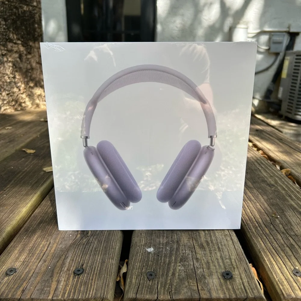 Purple and White VR Headset Case with Ergonomic Design